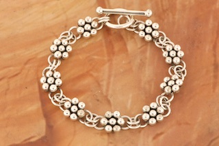 Breathtaking Native American Navajo White Buffalo Sterling Silver Links Toggle Bracelet