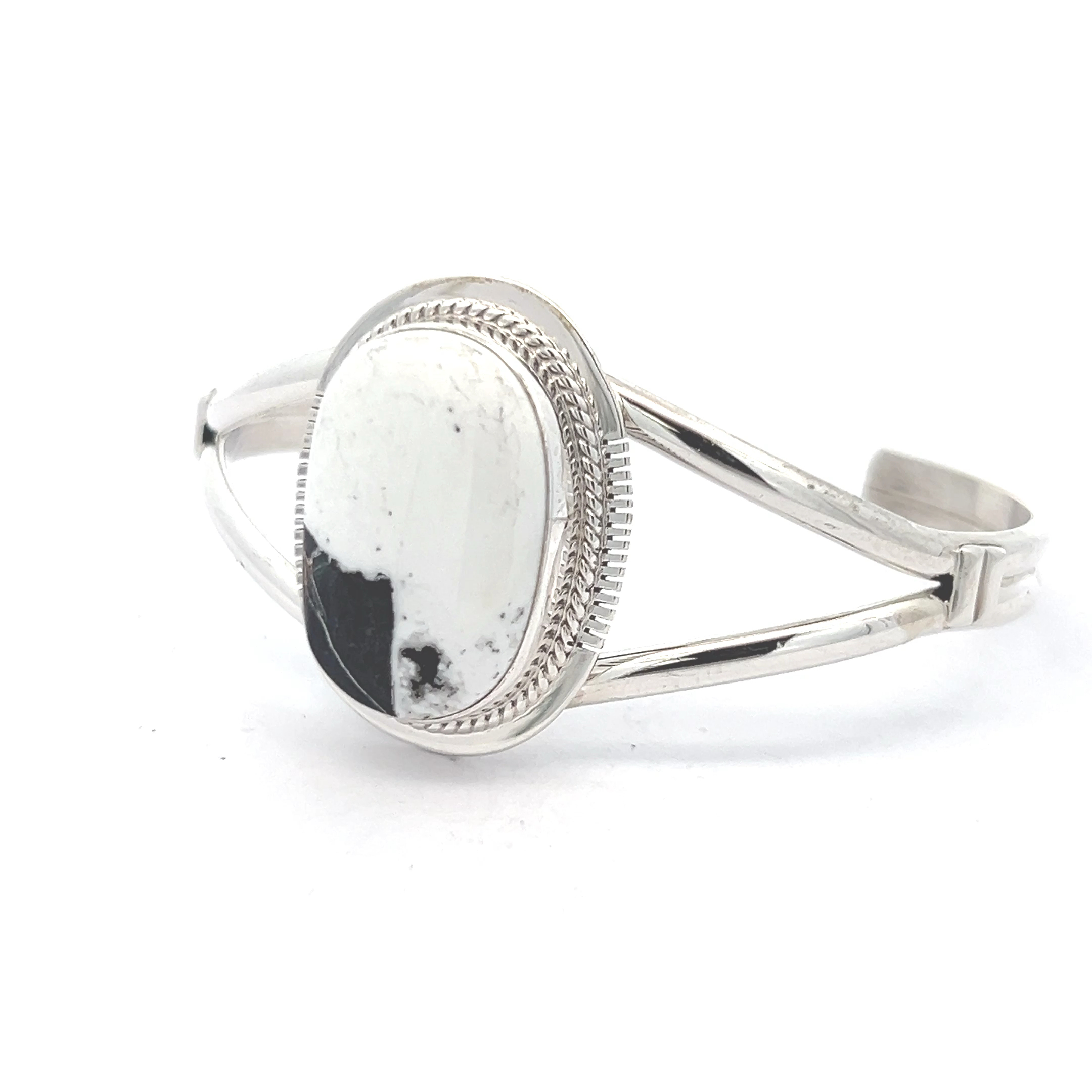 Treasures of the Southwest: Navajo Jewelry Genuine White Buffalo