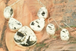 White Buffalo Necklace and Earrings Set